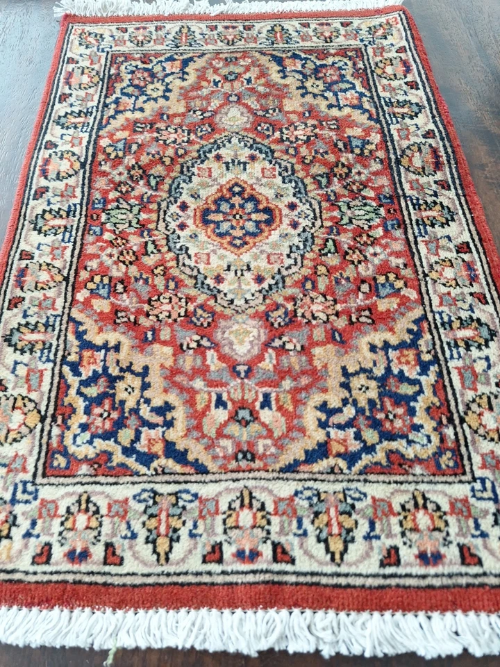 hand knotted wool rug - Image 2 of 3