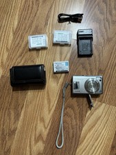 Fujifilm FinePix F31fd Compact Silver Digital Camera w/ 3 batteries and charger