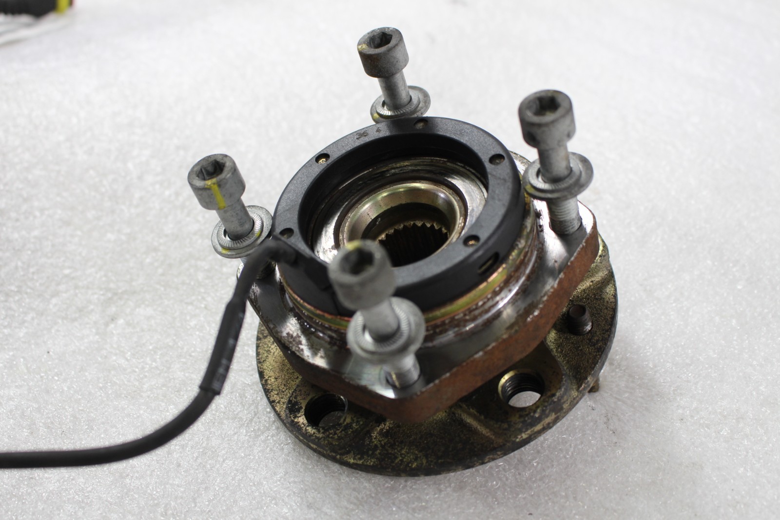 Ferrari 360 Spider Rear Wheel hub P/N 179070