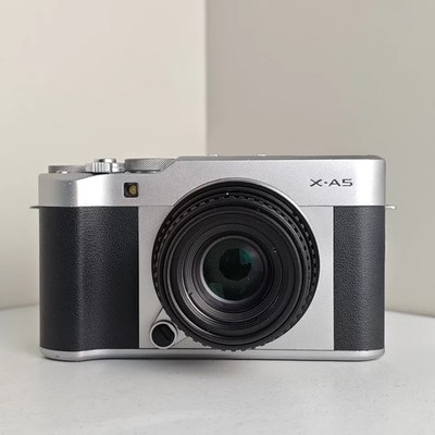 Fujifilm Fuji X-A5 24.2 MP Mirrorless Digital Camera w/35mm f1.6 Lens Silver