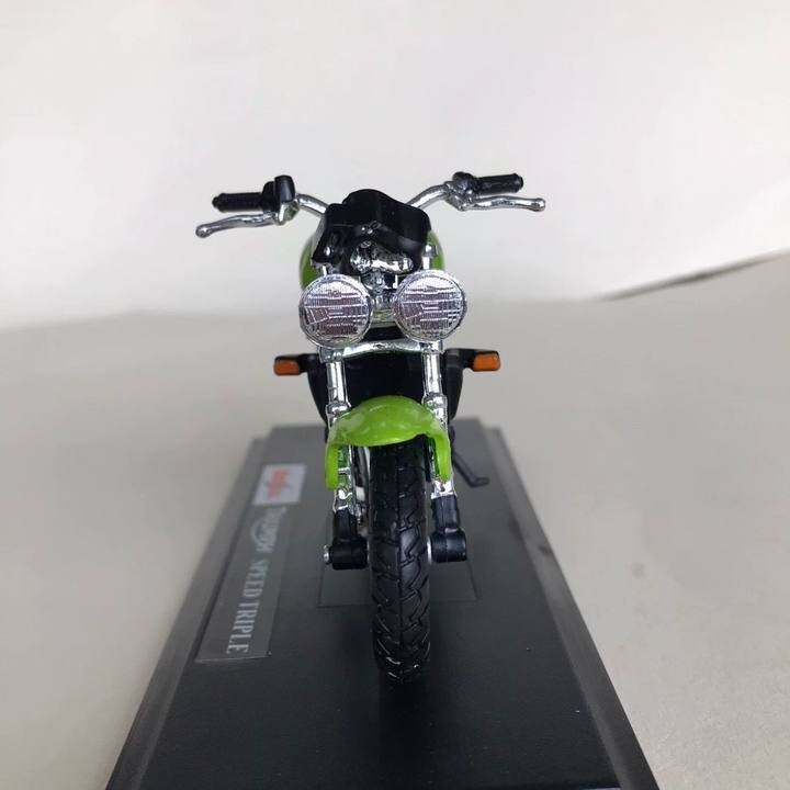 Maisto 1:18 TRIUMPH SPEED TRIPLE Motorcycle Model Diecast Bike Toy