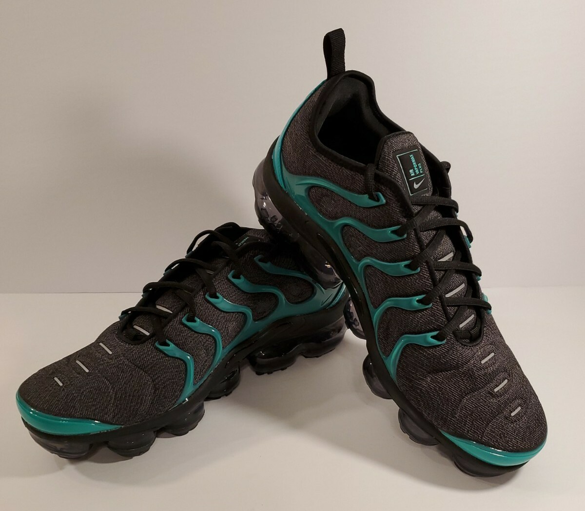 air vapormax plus black clear emerald