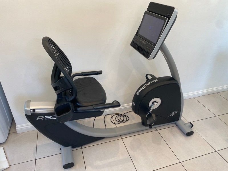 NordicTrack Commercial R35- slightly used- with Touchscreen