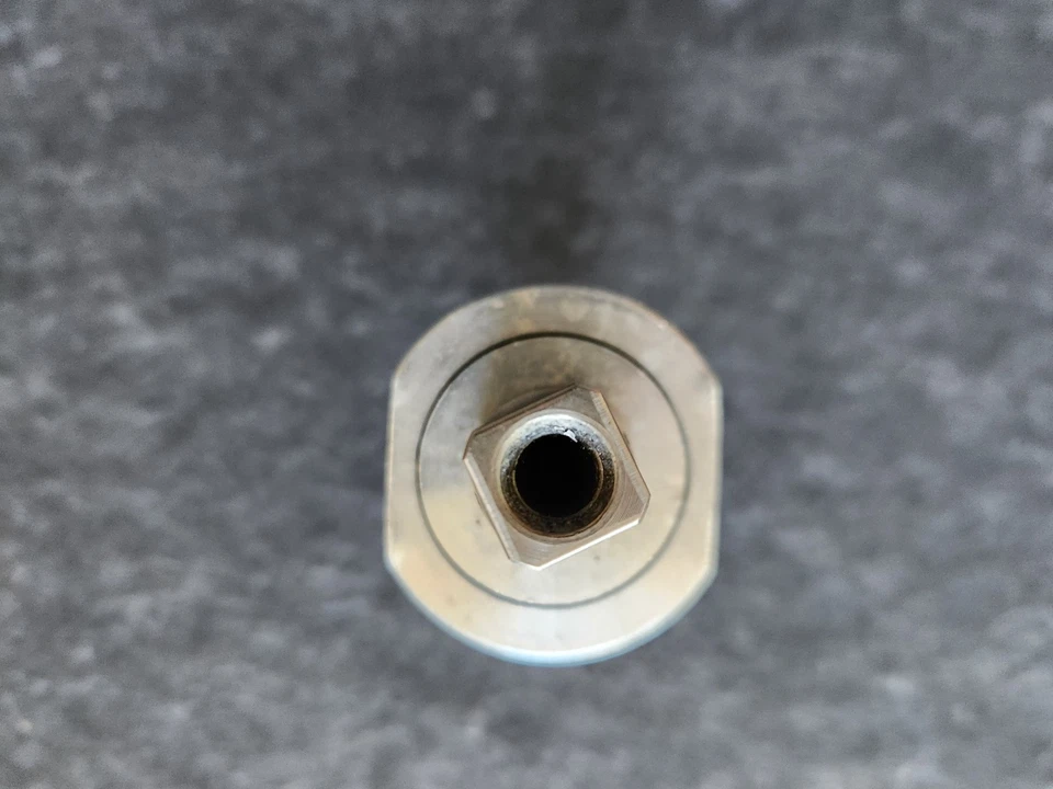 Soporte inferior de titanio White Industries Foto 2 de 3