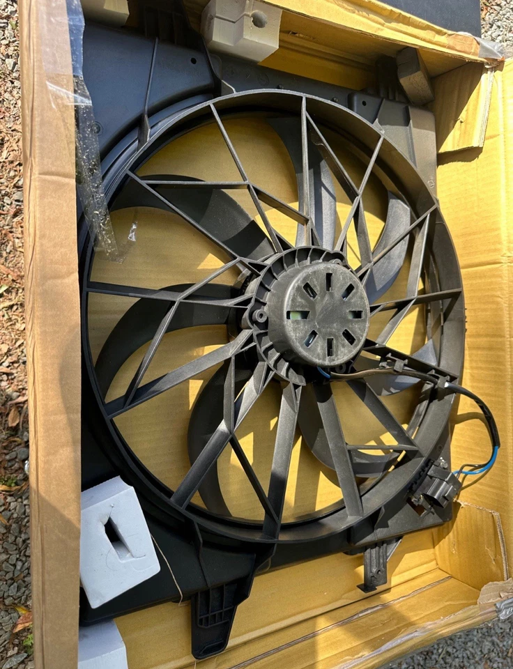 Conjunto de ventilador de radiador DORMAN 621-498 11-21 Durango Jeep Grand Cherokee Foto 2 de 2