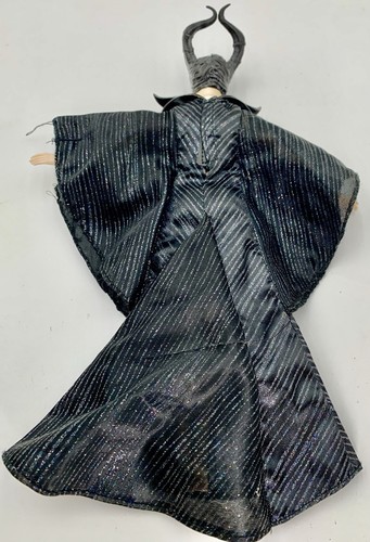 Maleficent Disney Movie Dark Beauty Doll Jakks Pacific (Angelina Jolie 2014) - Picture 3 of 7