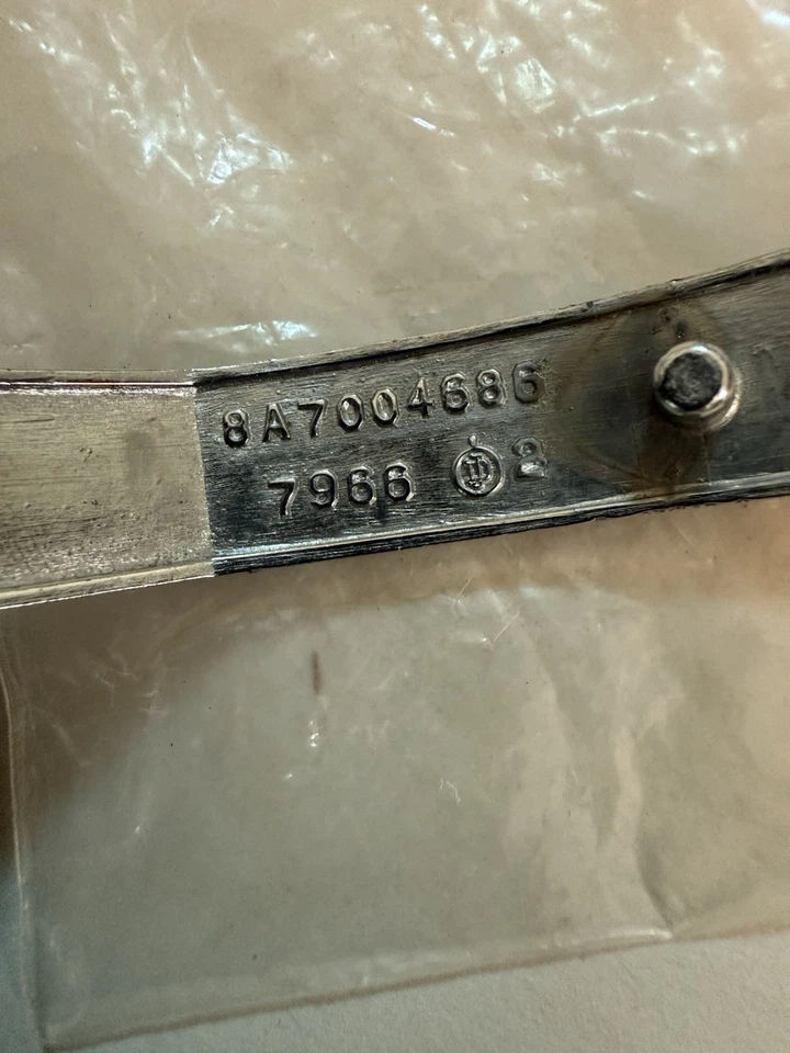 Cuadro de instrumentos Ford Dash 1949 moldura cromada 8A7004686 NOS Foto 3 de 3