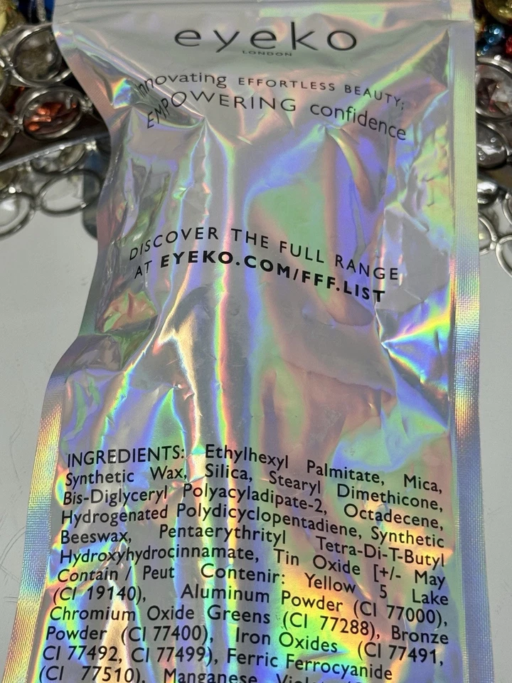 Eyeko Double Act Shadow Stick w/Sharpener Cookies & Cream 2.98g/0.1oz NEW - Image 4 of 4