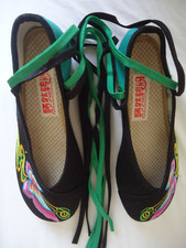 Chinese Embroidered Floral Flat Mary Jane Shoes Retro Cotton with Angle Straps