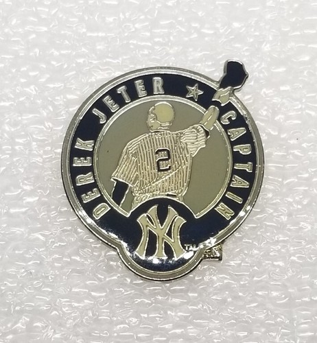 New York Yankees Derek Jeter Captain Pin - Picture 2 of 17