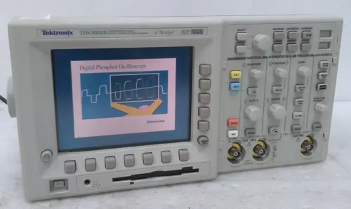 Tektronix TDS 3052B Two Channel Color Digital Phosphor Oscilloscope-POWER TESTED
