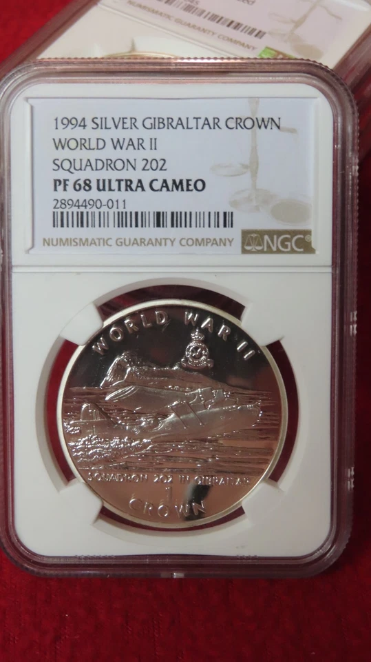 Gibraltar 1994 Segunda Guerra Mundial Escuadrón de Caza 202 Avión Corona de Plata NGC PF69 Foto 2 de 4