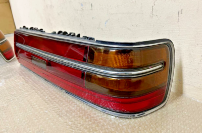 Toyota Cresta GX80 GX81 Tail Light Lamp Set With Center Garnish