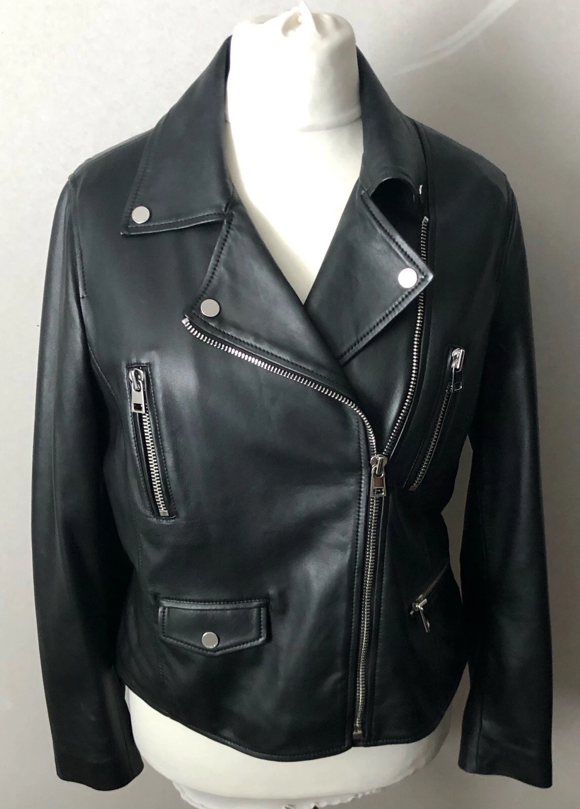 MARKS & SPENCER - AUTOGRAPH - Soft REAL LEATHER Jacket BLACK Size 14
Opens in a new window or tab
