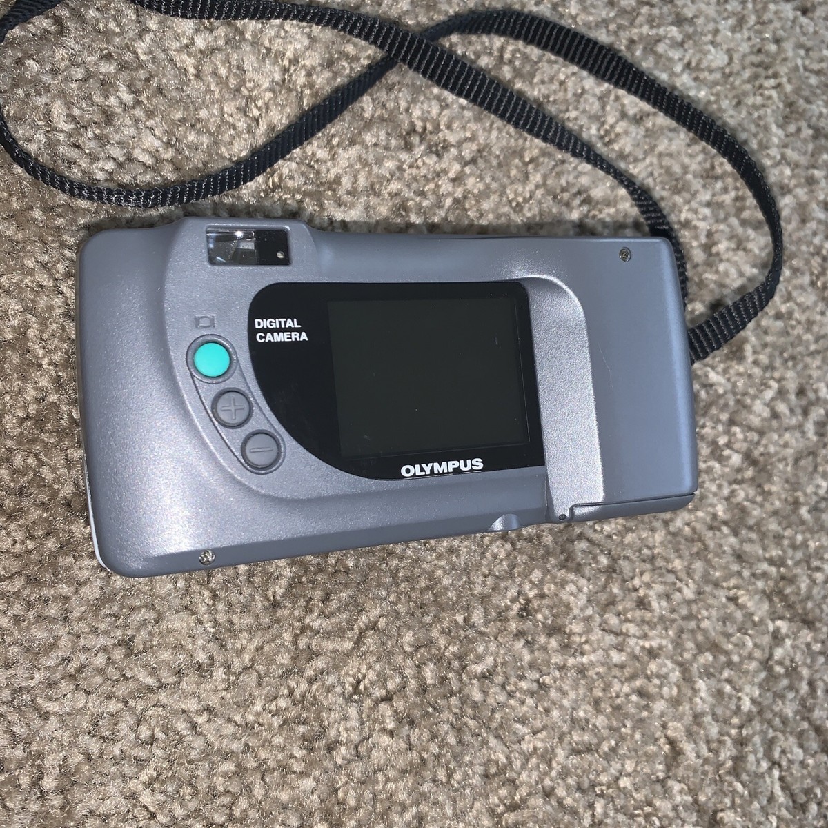 olympus d-220L camera ~ 1.3 MP 2x Zoom ~ Digital Camera