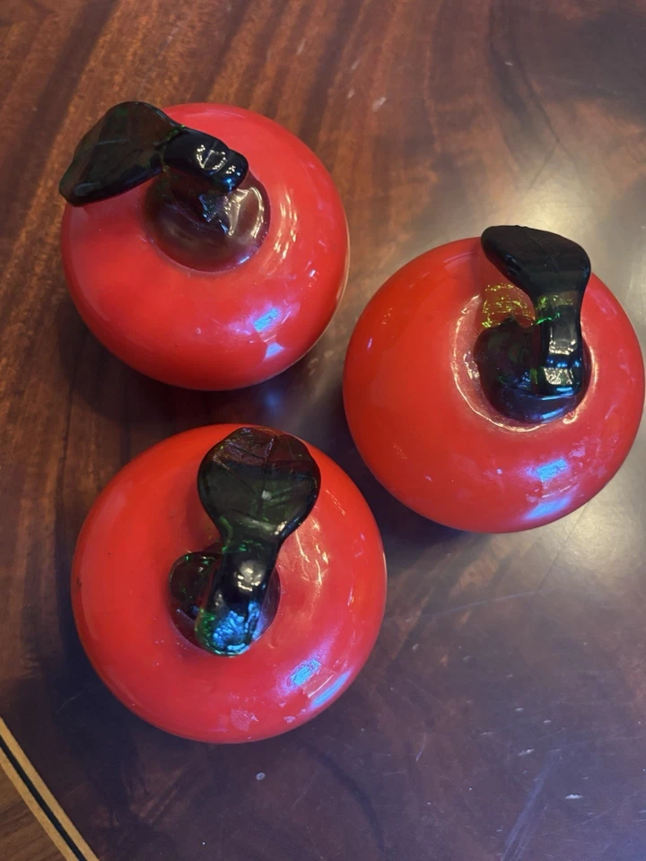 复古 Murano 风格手工吹制玻璃苹果 3 件套 — 第 2/4 张图片