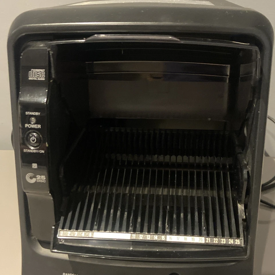 Pioneer PD-F25 25 Disc CD Changer and CD Tray - Image 3 of 4