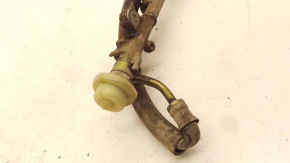 97 98 99 00 01 TOYOTA CAMRY 2.2L 4 CILINDROS TRILHO INJETOR DE COMBUSTÍVEL 2328074170 - Imagem 2 de 4