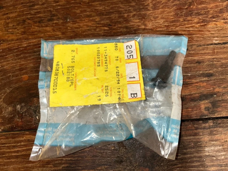 NOS GM 1984-1985-1986-1987 Pontiac Fiero Firebird Trans Am luz antiniebla perno Foto 2 de 3