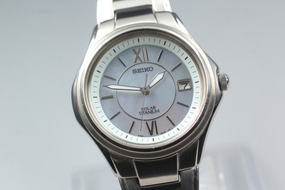 Vintage 1995 [Near MINT] Seiko Solar V182-0AA0 Titanium Date 30mm Qz Men's Watch