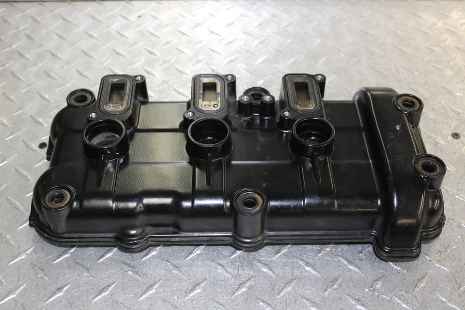 Triumph Speed 2009 triple motor extremo superior cubierta de culata T1261331 Foto 2 de 4