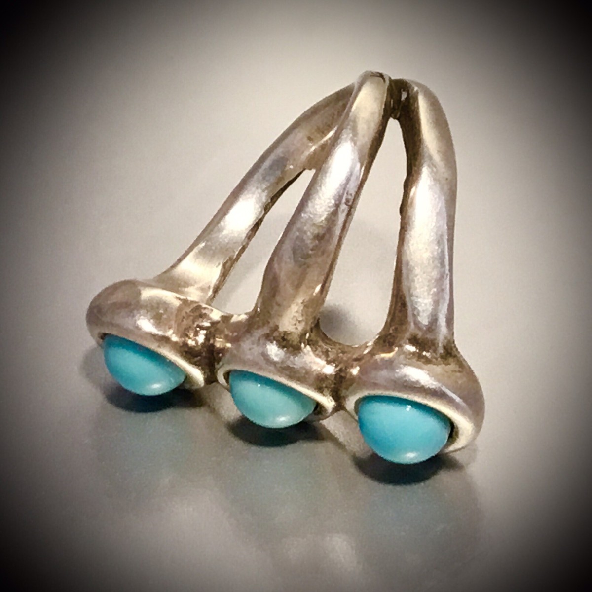 NWT UNO DE 50 SUPER EGO BEZEL MURANO CRYSTAL RING SIZE 7.5 NWT UNO DE 50 SUPER EGO BEZEL MURANO CRYSTAL RING SIZE 7.5