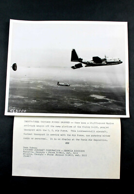 LOCKHEED HERCULES AIRPLANE PHOTO - C-130 US AIR FORCE + DESCRIPTION - 21x26cm (368)