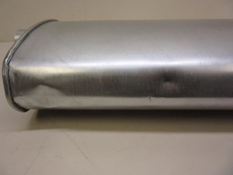 Silenciador Omix-ADA 17609.15 5.2L 93-95 Jeep Grand Cherokee ZJ OR838 23" Foto 3 de 4