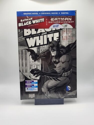 Batman Black and White Volume 1 DC TPB BRAND NEW!! Hardcover, DVD & BluRay Set - Afbeelding 1 van 5