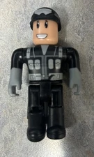 2FRD  Roblox 3" Figure, Jailbreak Museum Heist: SWAT Boss (NO CODE)