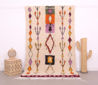 Vintage Stil Marokkanischer 5x8 Fuß Einzigartige Motive Wolle Handarbeit Künstlerischer Berber Teppich