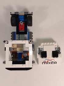 LEGO Creator: Fairground Mixer (10244) 11 Minifigures + Attractions & Vehicles 