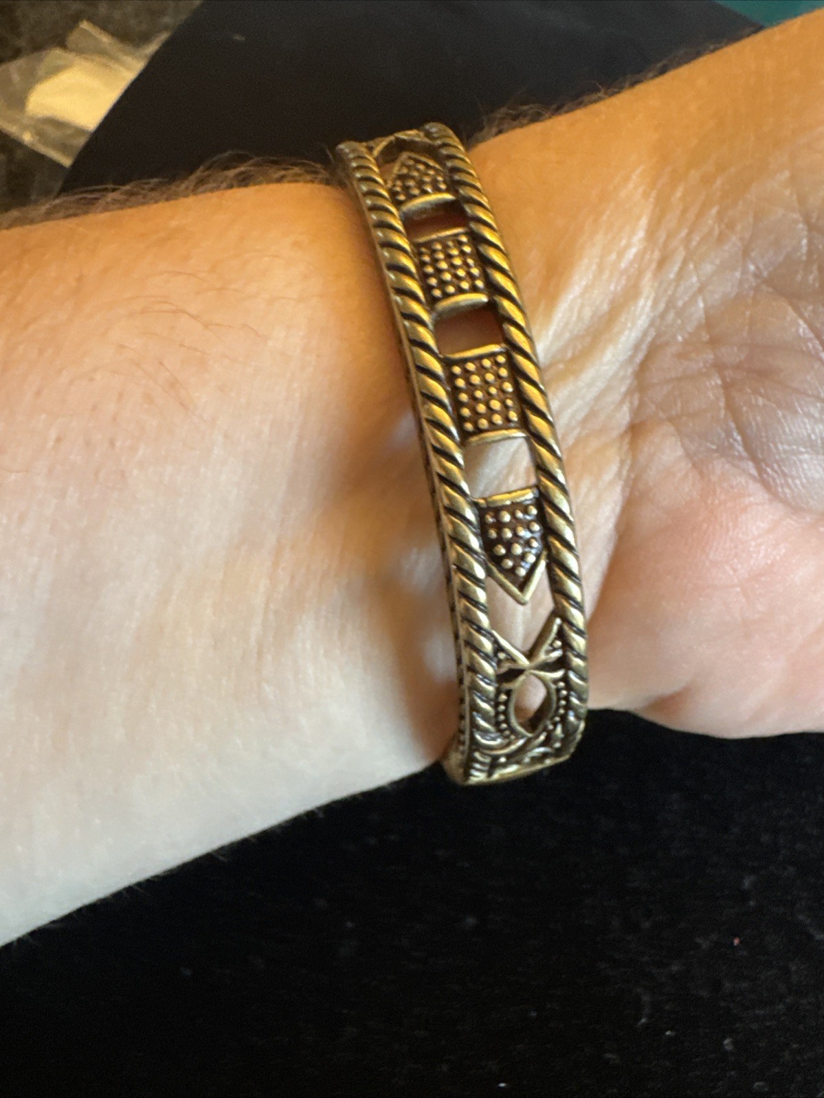 HEIDI DAUS Crystal bangle Statement Bracelet purp… - image 5