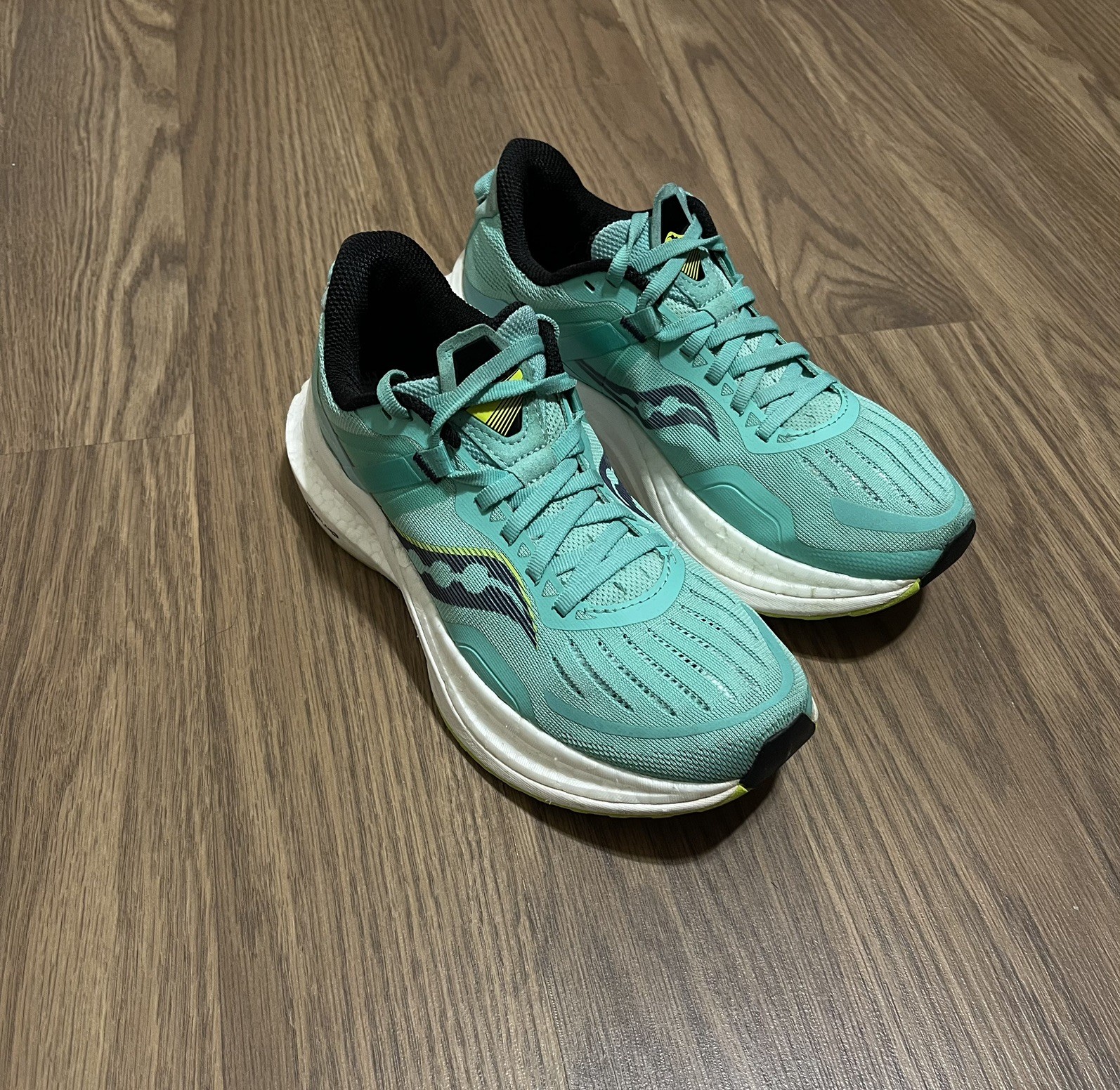 SAUCONY tempus Cool Mint/Acid Running S10684-26 Women Size 8