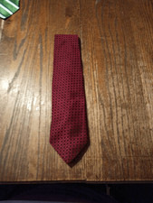 Van Heusen Red Black 100 Silk Made in USA Mens Tie Necktie Church Office Formal