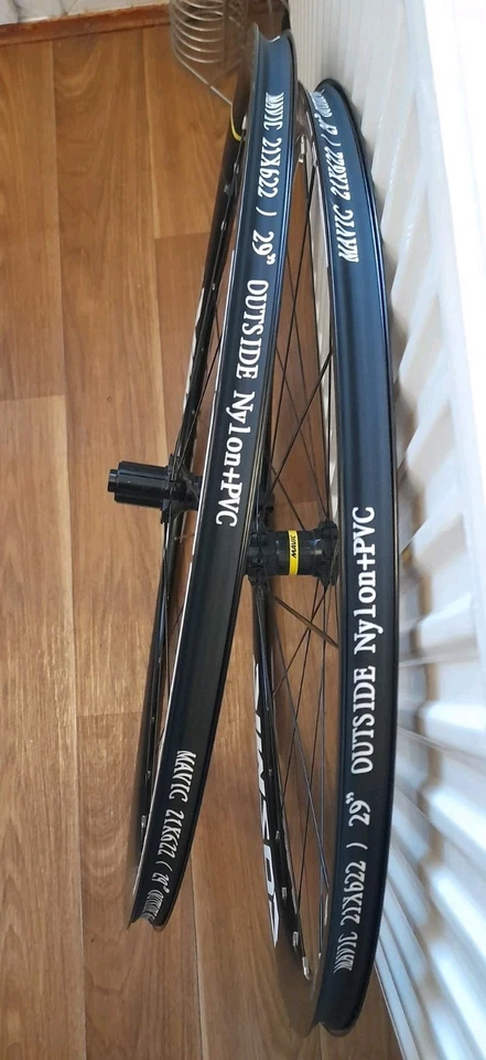 Juego de ruedas de disco Mavic Cosmic Elite 30 m UST 700c 11s HG Shimo 12 m a través de Axl PVP £430 Foto 4 de 4