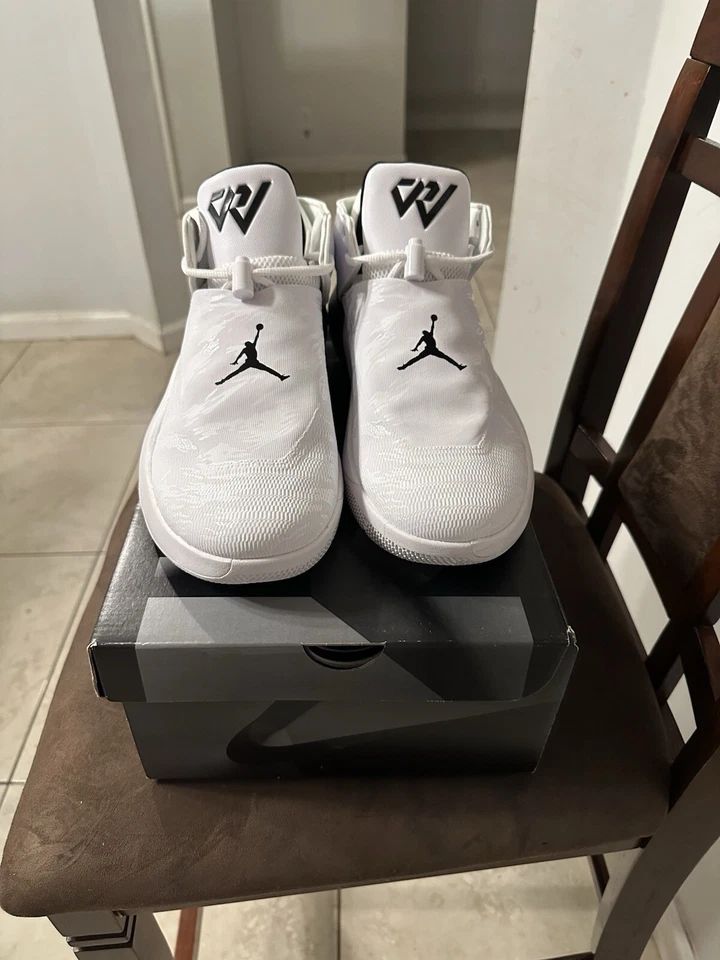 Size 12 - Jordan Why Not Zer0.1 TB Hyper Royal - Image 3 of 4