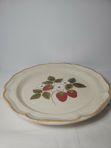 Mikasa Strawberry Festival EB 801 Serving Platter Cake 12 1/4 1976 70s MCM Boho - Picture 2 of 7