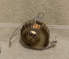 St Nicholas Square GLASS SNAIL Ornament 2 3/4" - NWT