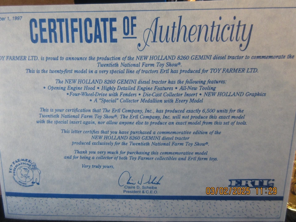 Tractor New Holland 8260 1997 Toy Farmer Show Edition certificado 1/16 de Auth. Medalla Foto 4 de 4