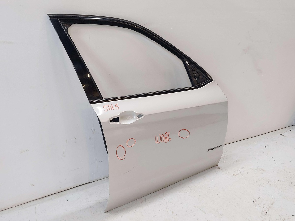 プルメリア 14-18 BMW X5 F15 FRONT RIGHT DOOR WHITE METALLIC L0A96 41517386738