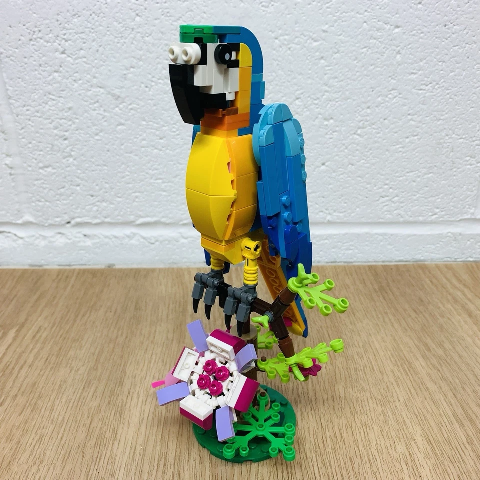 LEGO Creator 31144 Exotic Pink Parrot, photo 4 of 5
