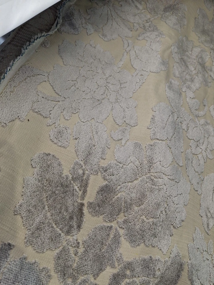 Jacquard Embroidered 168 x 138 cm Metallic Silver Thread Velvet Floral Furniture - Image 2 of 4