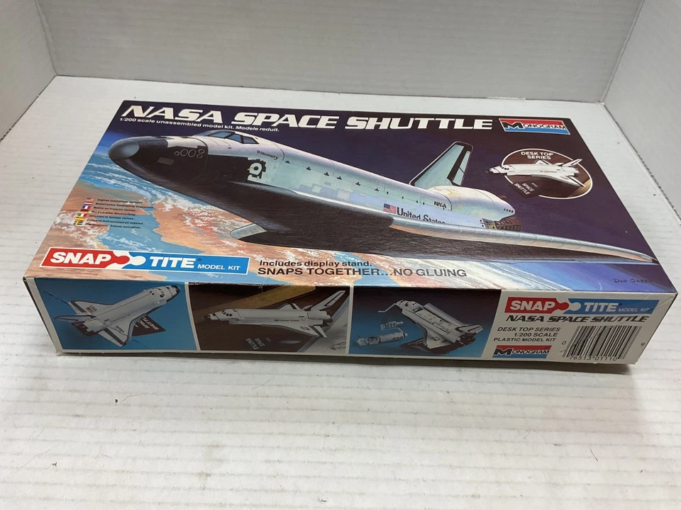Monogram Model Kit Snap-Tite NASA Space Shuttle 1/200 Scale Kit - Image 2 of 4