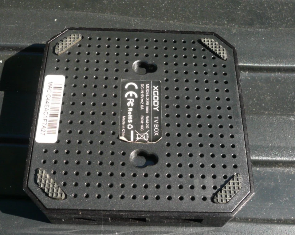 XGODY 2GBRAM 16GB ROM x96 mini Android TV Box with remote and PSU - Image 3 of 3