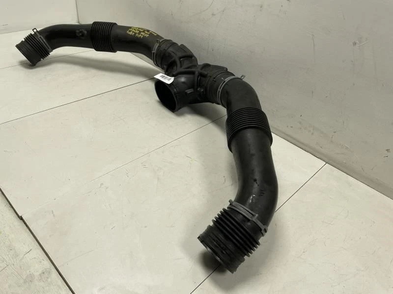 Volkswagen Touareg 2004 2007 motor 4,2 L filtro de aire conductos de admisión OEM+ Foto 2 de 4