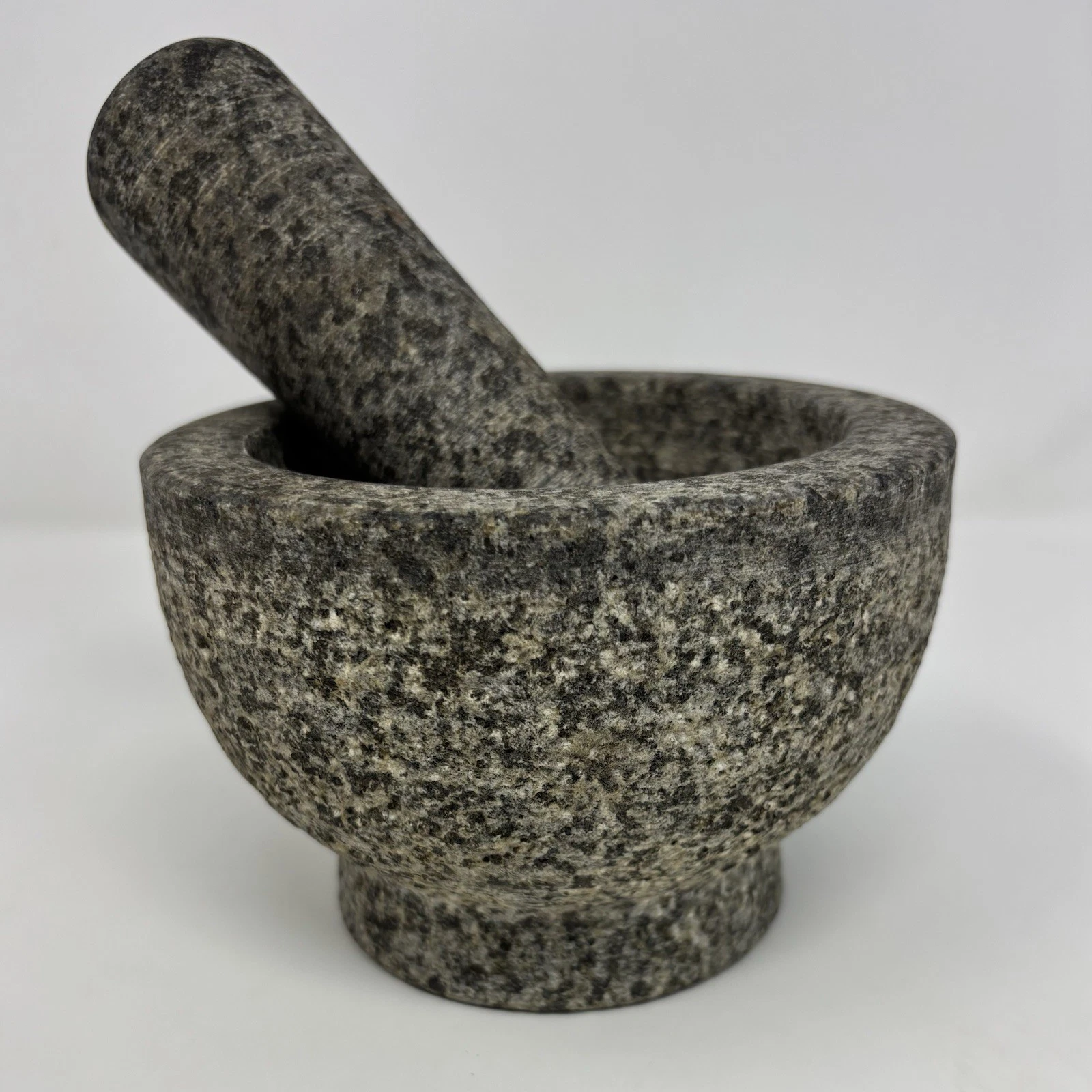 Granite Stone 5lb Mortar & Pestle Set Grinder Bowl Spice Herb Crusher 5.5” x 4”
Opens in a new windo