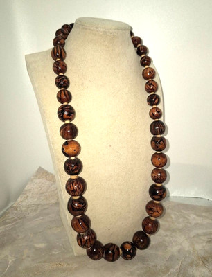 A Vintage Wood Bead Statement Necklace Marbled Elegant Layering Natural 