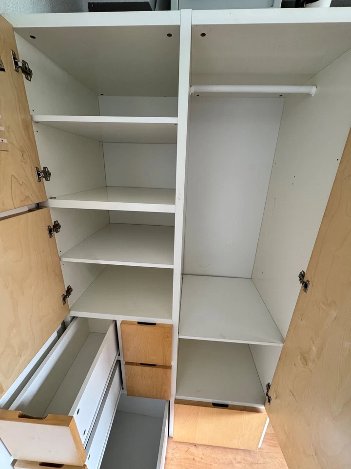 Ikea Rakke Kleiderschrank in weiss mit Holz Optik - Bild 2 von 4