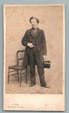 CDV MAN SMILING AND ELEGANT POSE FOR FIXON PHOTOGRAPHER IN PARIS OLD PHOTO